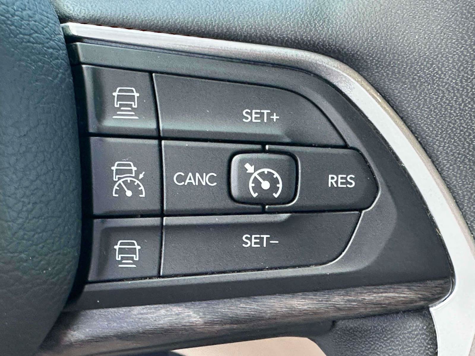 Used 2024 Jeep Grand Cherokee Limited AWD/4WD image 20