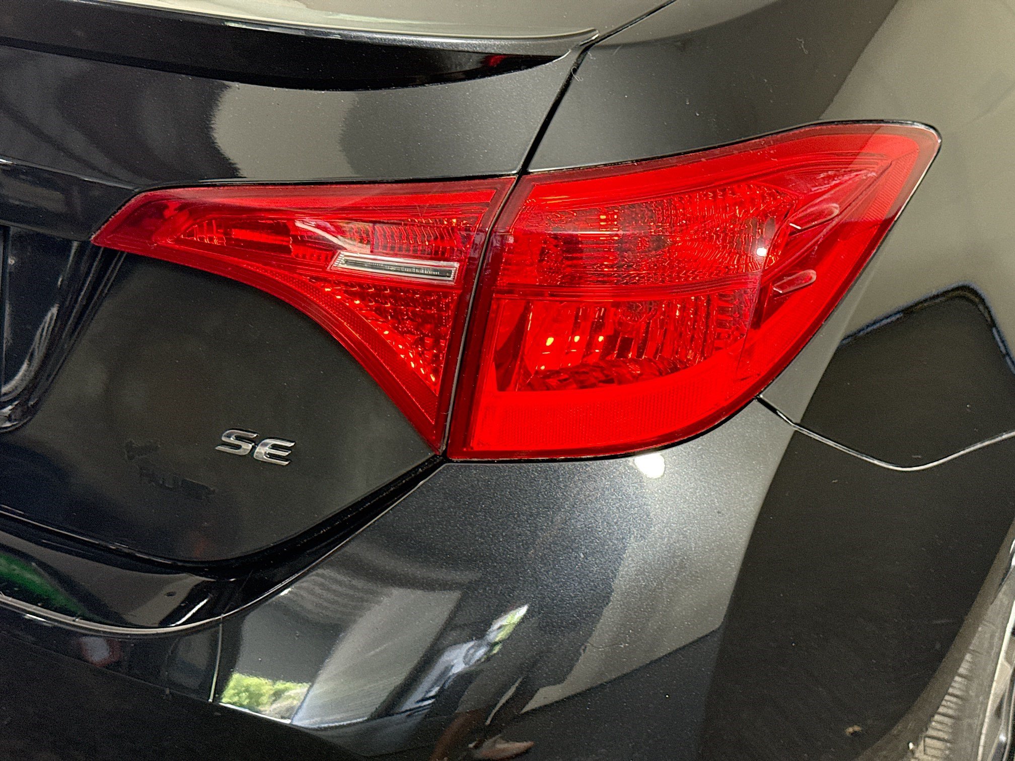 Used 2018 Toyota Corolla SE FWD image 33