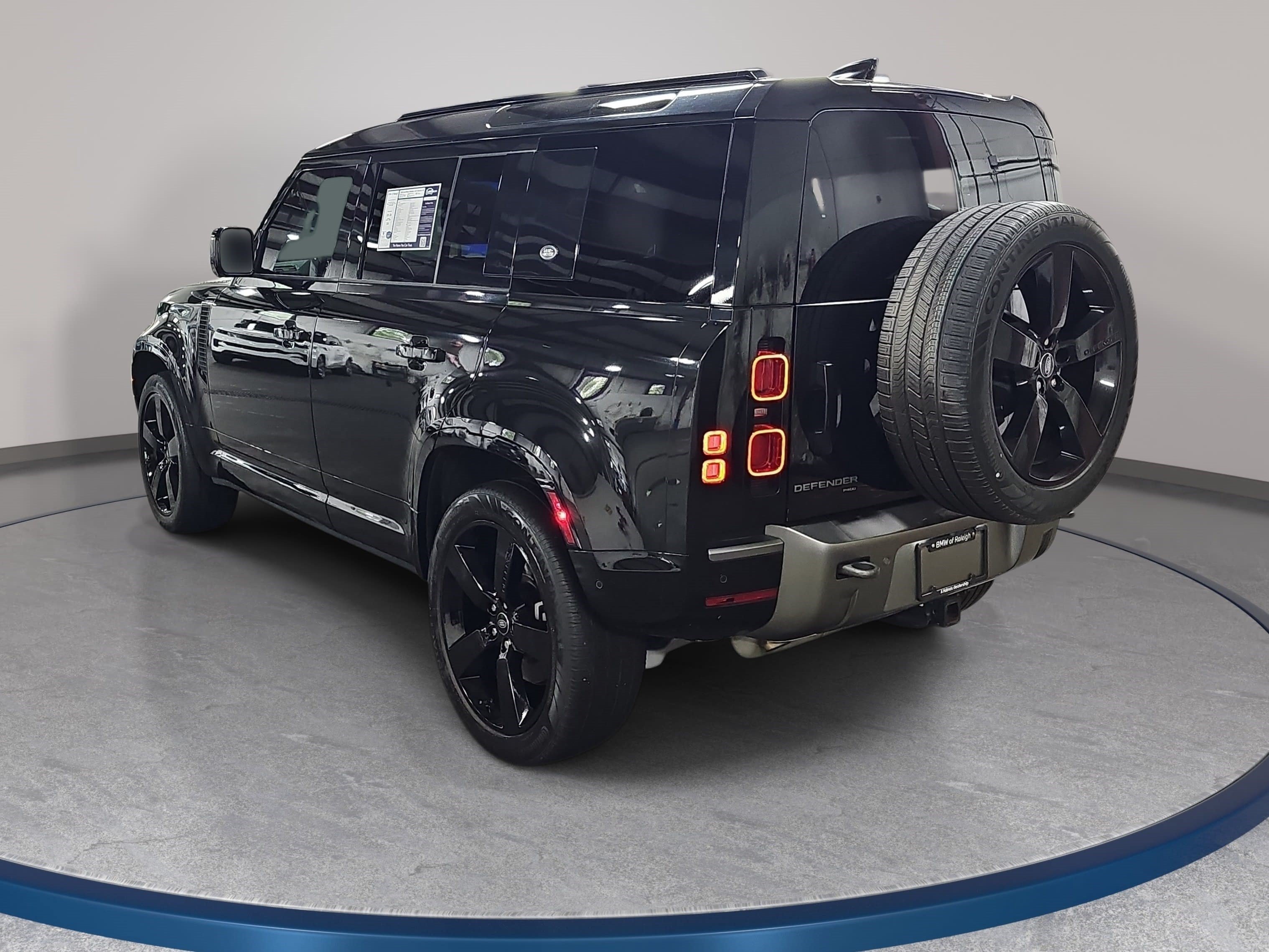 Used 2022 Land Rover Defender 110 X-Dynamic SE AWD/4WD image 7