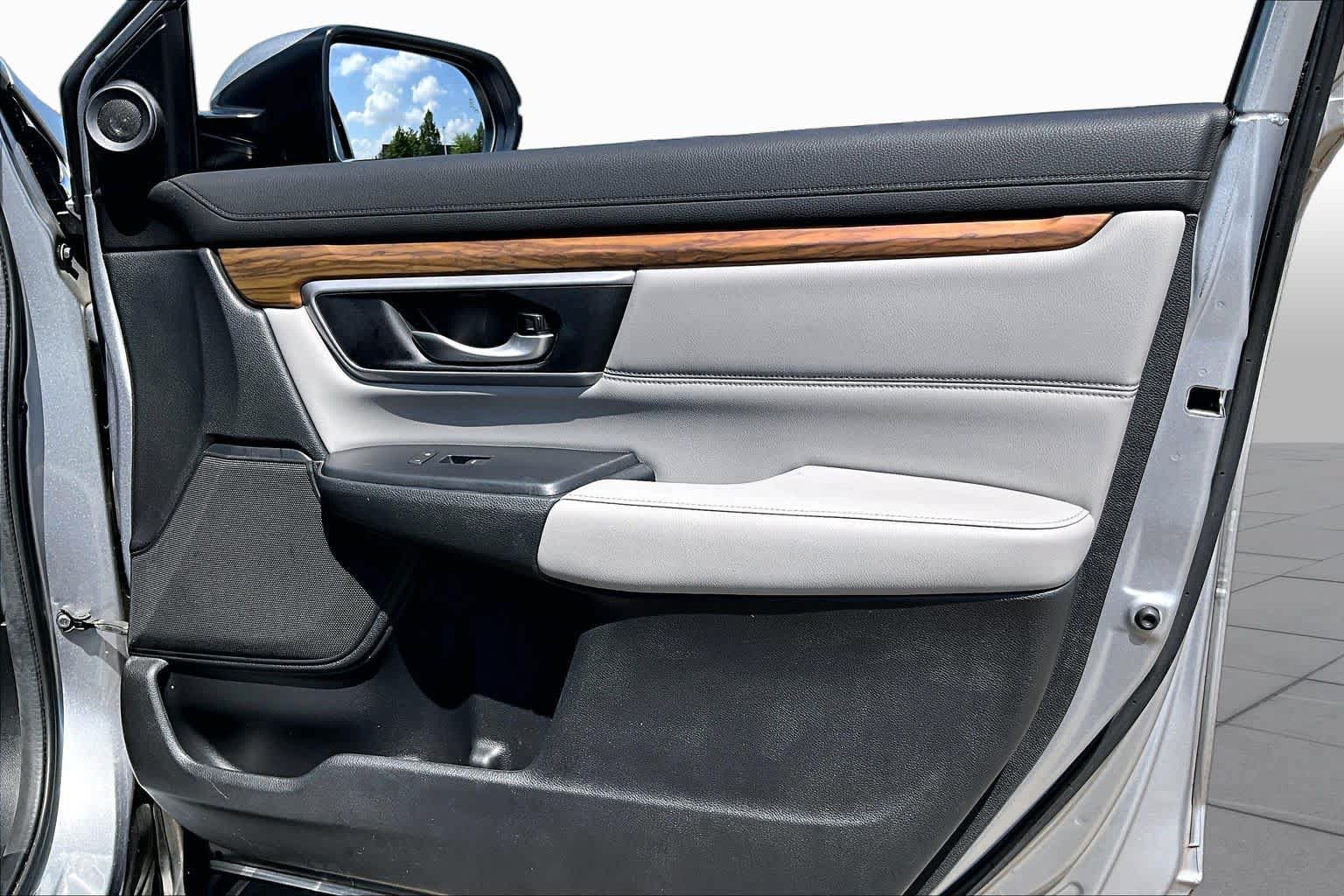 Used 2017 Honda CR-V Touring image 21