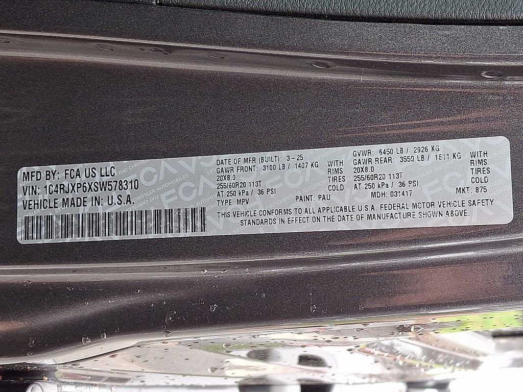 Used 2025 Jeep Wrangler Unlimited Sahara image 28