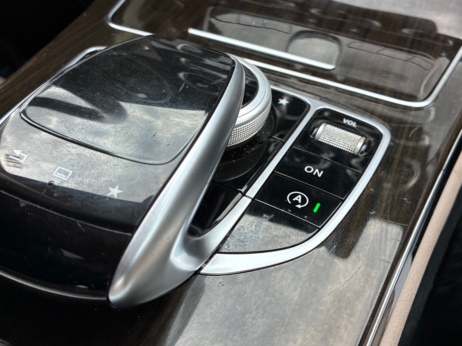 Used 2015 Mercedes-Benz C 300 4MATIC Sedan image 31