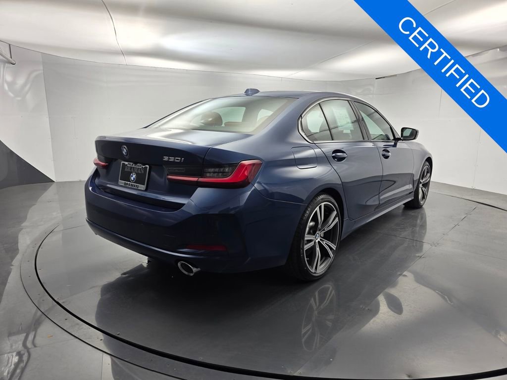 Certified 2023 BMW 330i Sedan w/ Driving Assistance Package RWD image 4