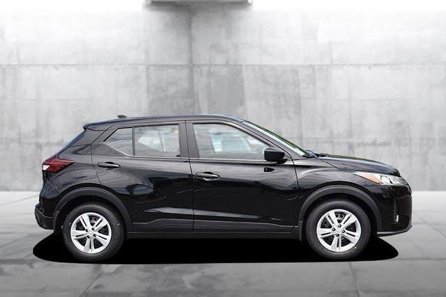 New 2025 Nissan Kicks Play S image 5