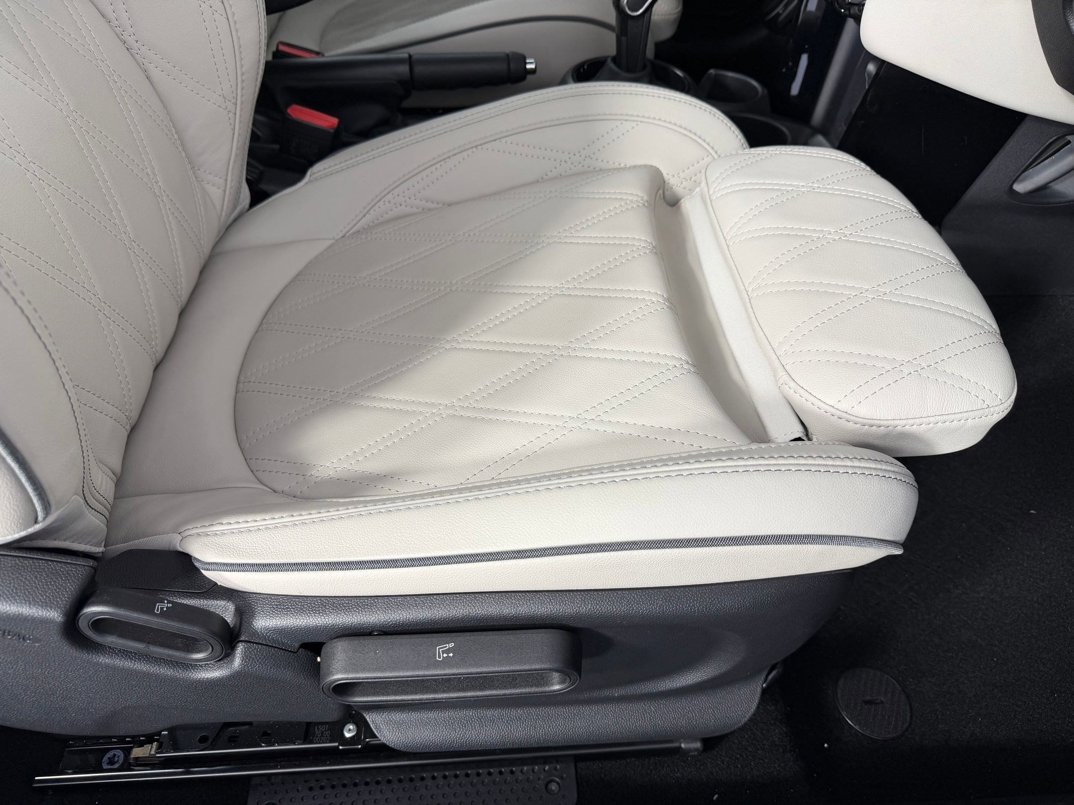 Certified 2023 MINI Cooper S image 34