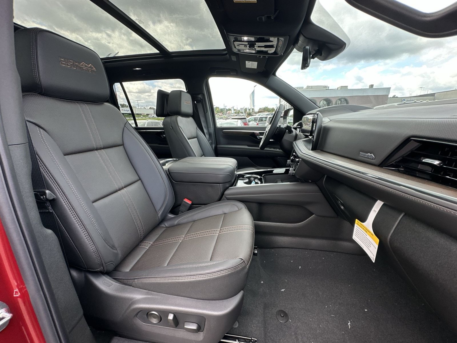 New 2026 Chevrolet Suburban High Country AWD/4WD image 28