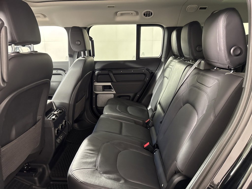 Used 2023 Land Rover Defender 130 S image 17