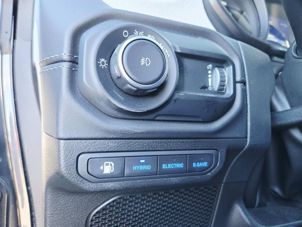 Used 2025 Jeep Wrangler Unlimited Sahara image 34