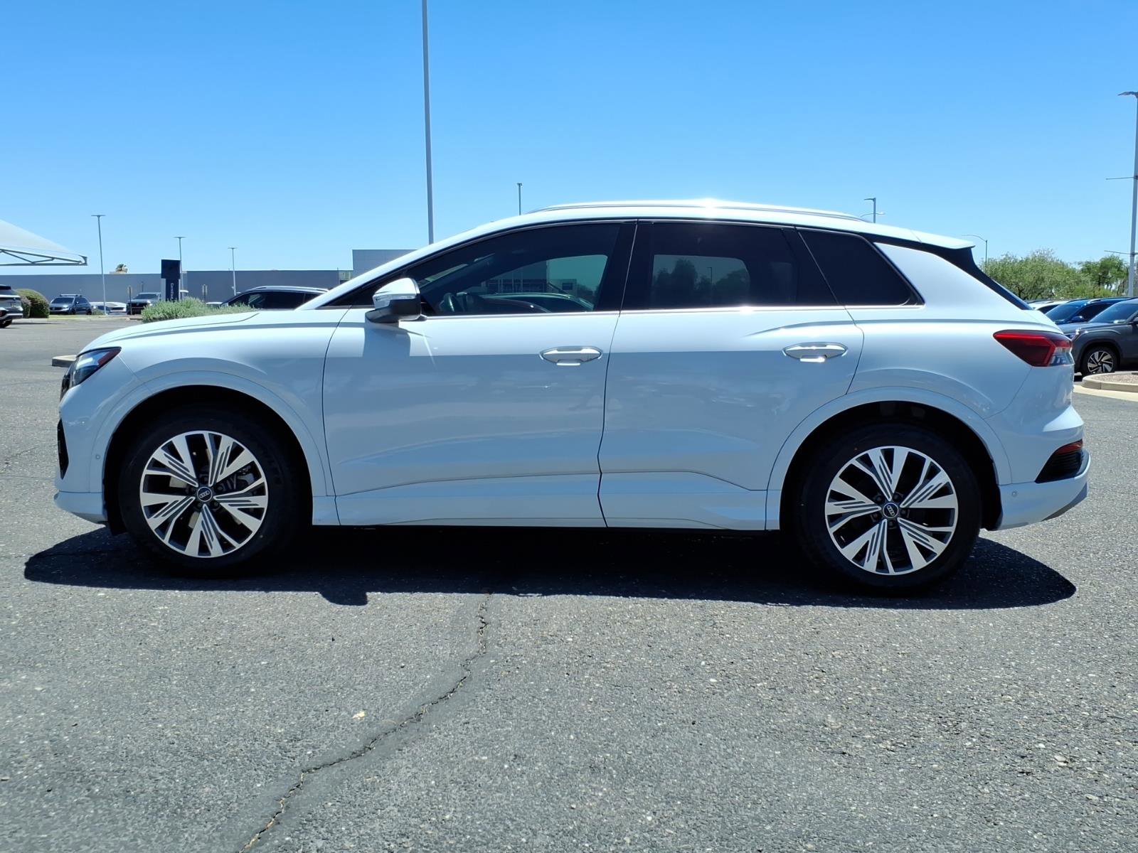 Used 2023 Audi Q4 e-tron Premium Plus w/ Premium Plus RWD image 4