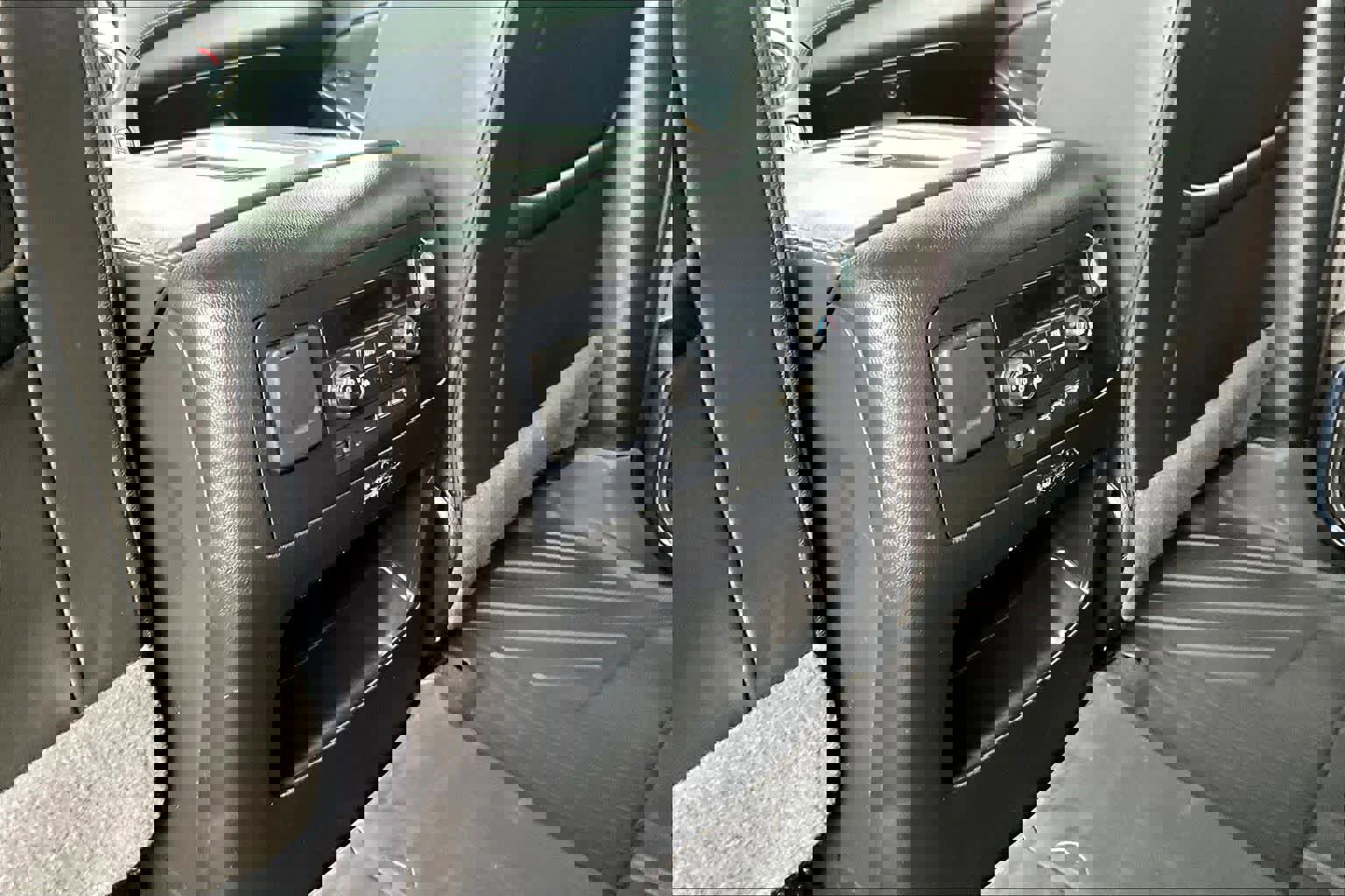 Used 2019 GMC Yukon Denali w/ Denali Ultimate Package image 32