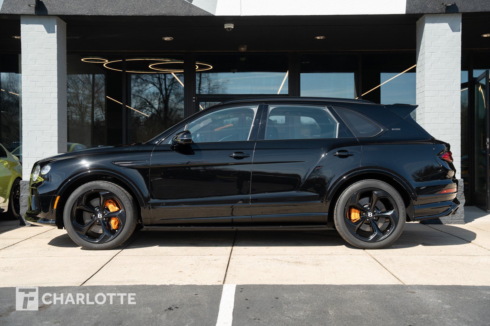 Used 2025 Bentley Bentayga AWD/4WD video 1