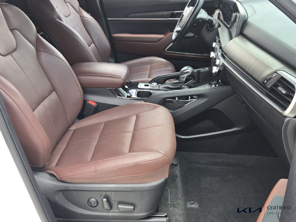Certified 2024 Kia Telluride EX w/ EX Captain's Chair Package FWD image 18