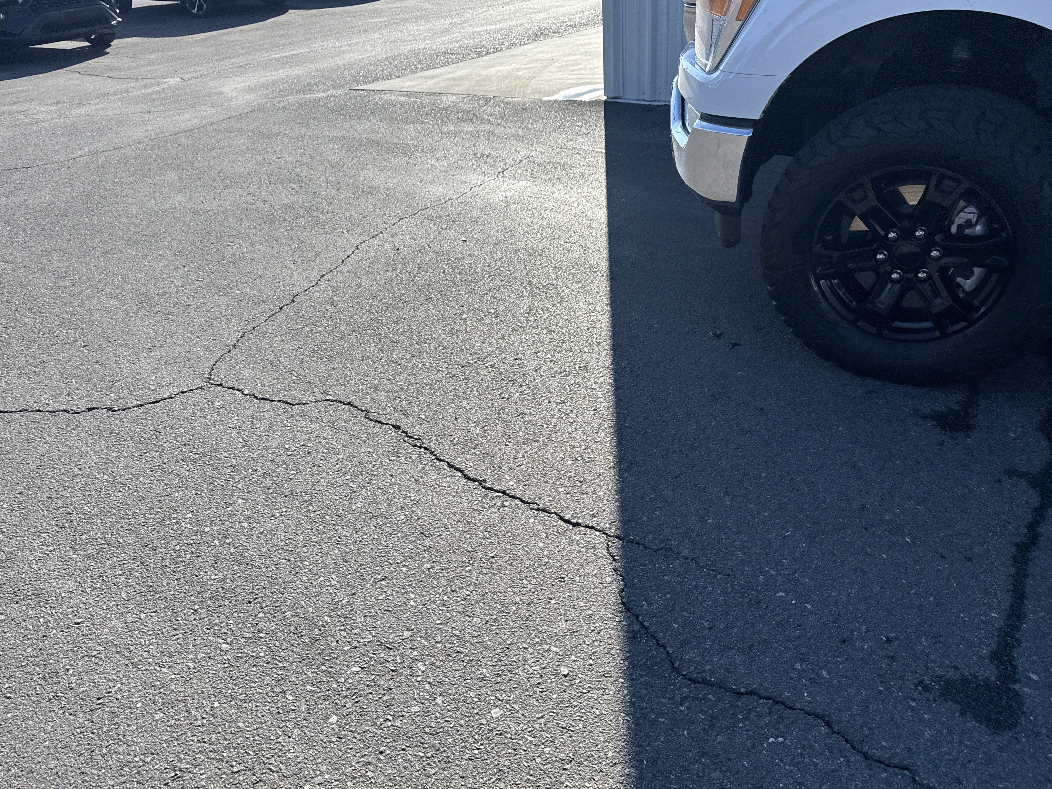 Used 2022 Ford F150 XLT w/ Equipment Group 301A Mid image 3