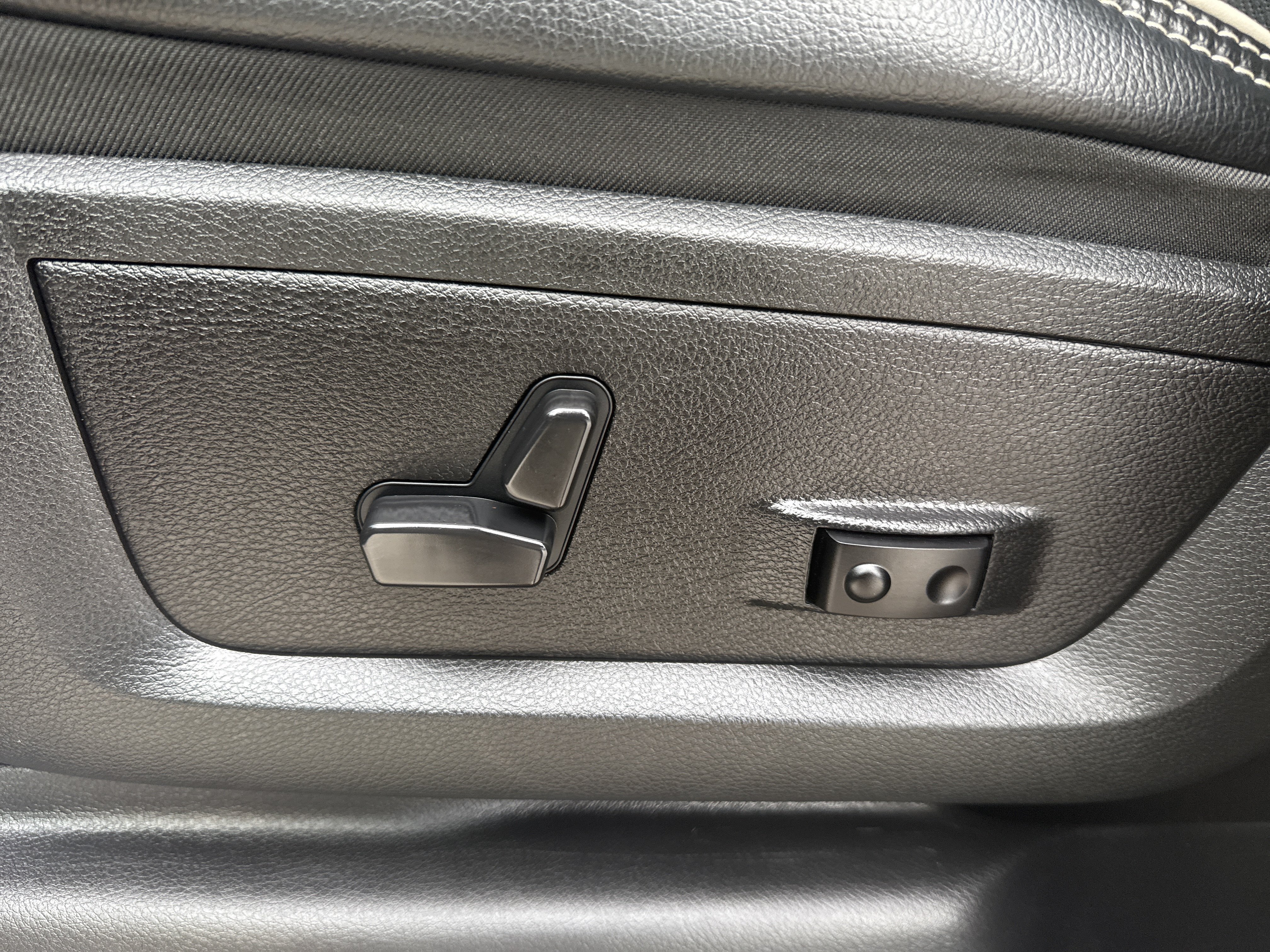 Used 2023 RAM 2500 Laramie w/ Night Edition AWD/4WD image 16