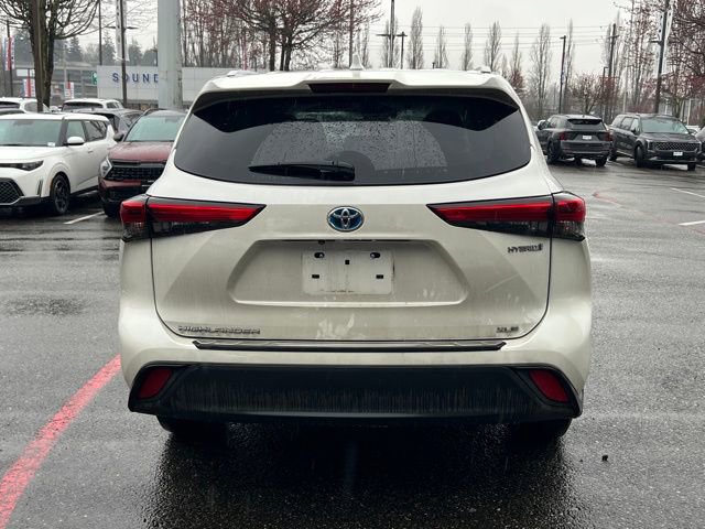 Used 2021 Toyota Highlander XLE AWD/4WD image 10