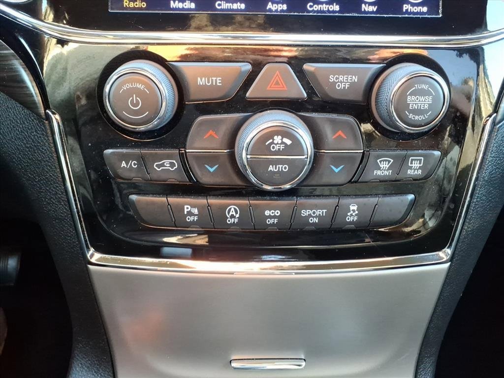 Used 2019 Jeep Grand Cherokee Altitude image 22