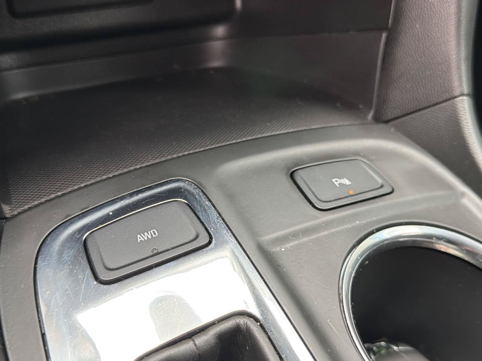Used 2022 Chevrolet Equinox LT AWD/4WD image 30