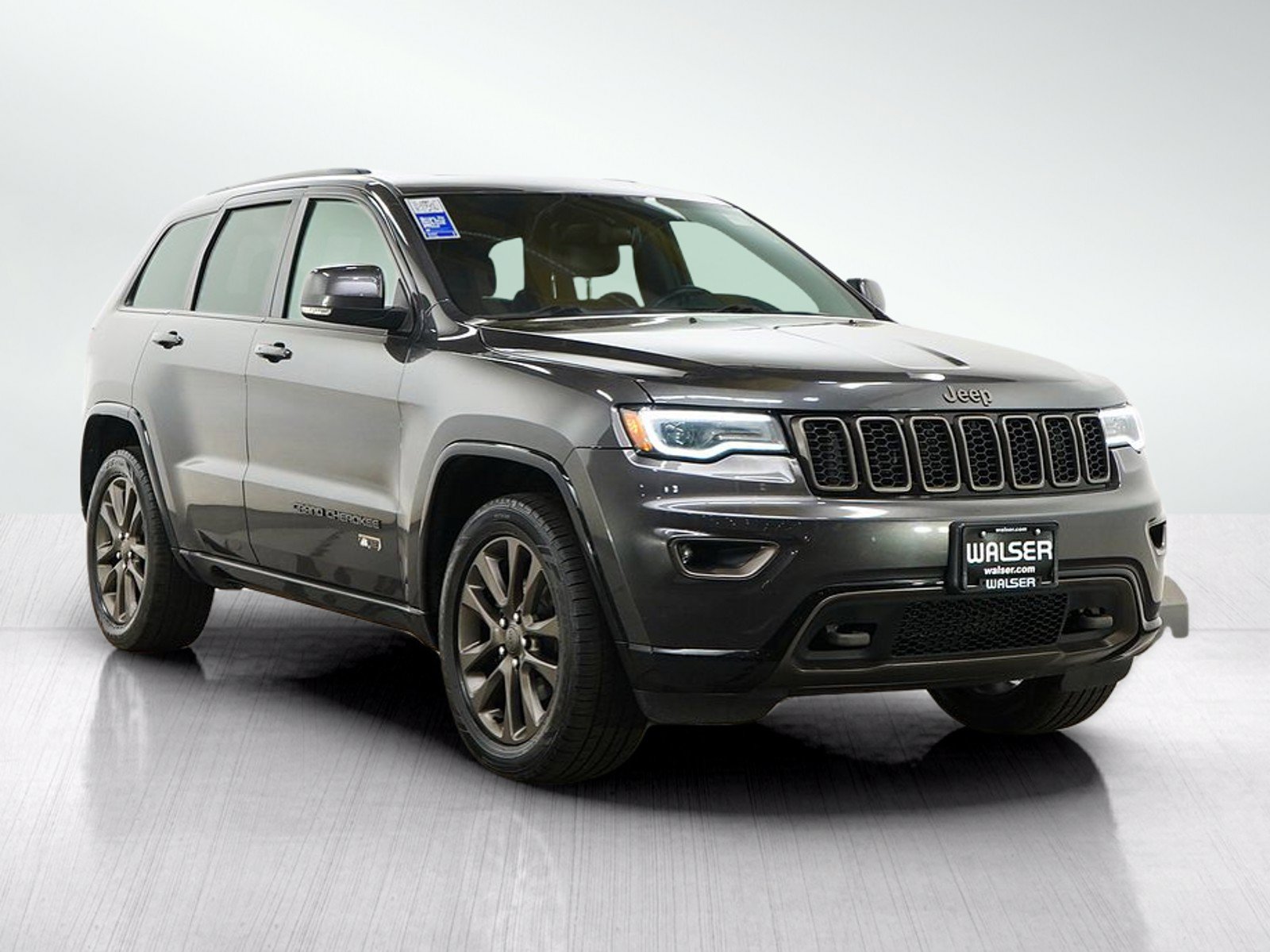 Used 2016 Jeep Grand Cherokee Limited 75th Anniversary AWD/4WD image 7