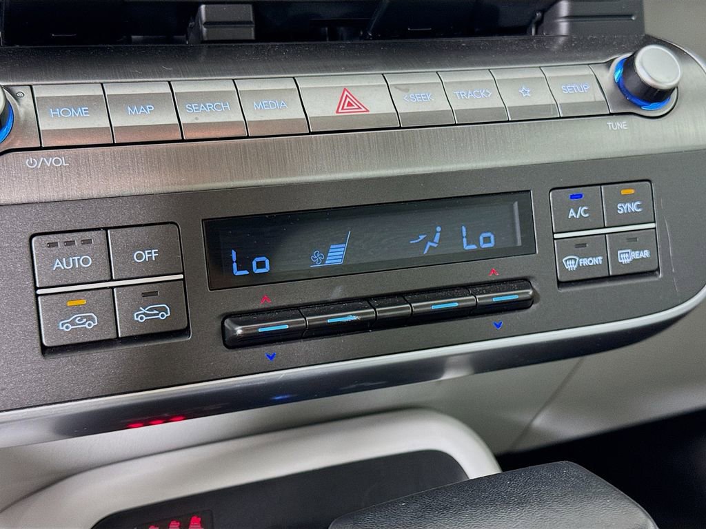 Used 2025 Hyundai Kona SEL image 16