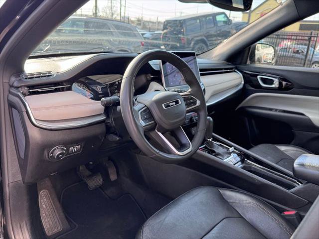 Certified 2023 Jeep Compass Limited w/ Sun and Sound Group AWD/4WD image 12