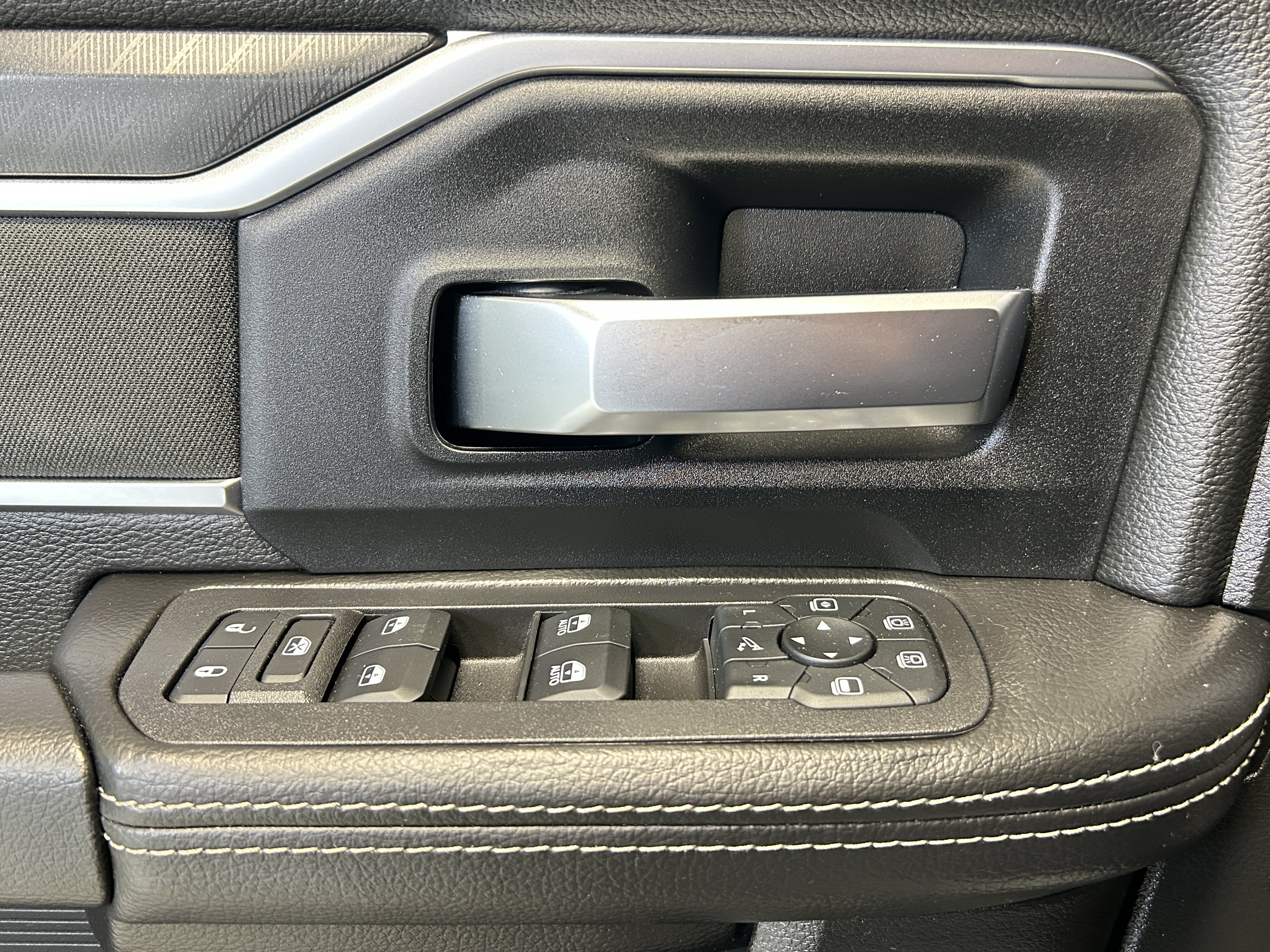 Certified 2025 RAM 2500 Big Horn AWD/4WD image 16