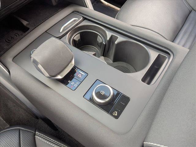 Used 2025 Land Rover Discovery Dynamic SE AWD/4WD image 15