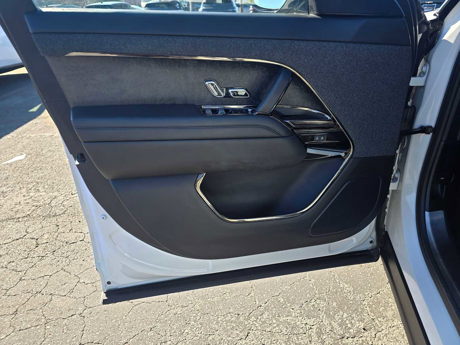 Used 2023 Land Rover Range Rover Sport SE Dynamic image 23