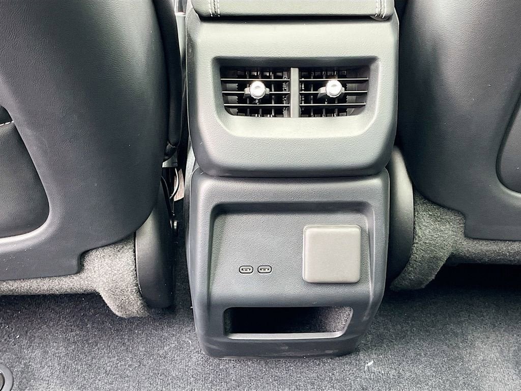 New 2026 Cadillac Optiq Sport 1 w/ LPO, Floor Liner Package AWD/4WD image 31
