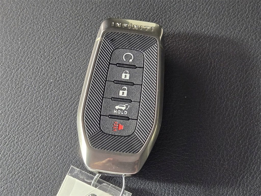 Used 2025 INFINITI QX80 Sensory image 24