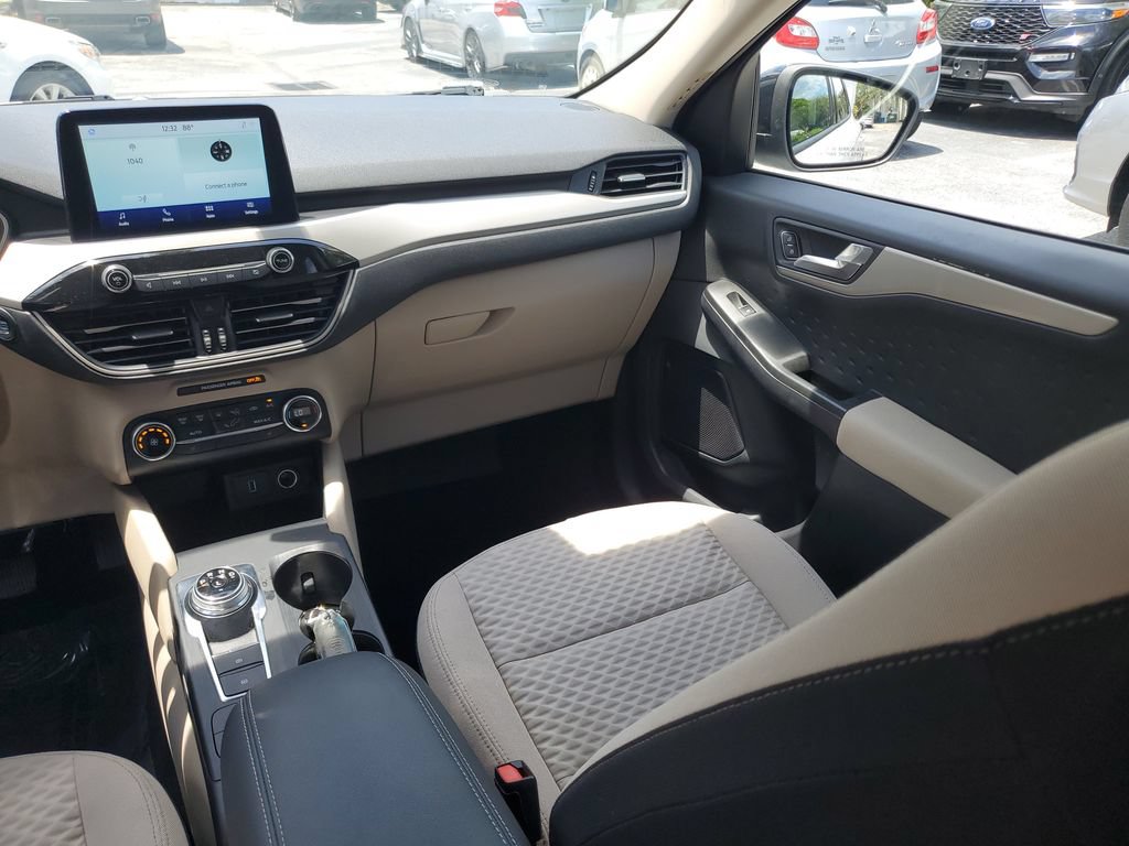 Used 2020 Ford Escape SE Sport FWD image 18
