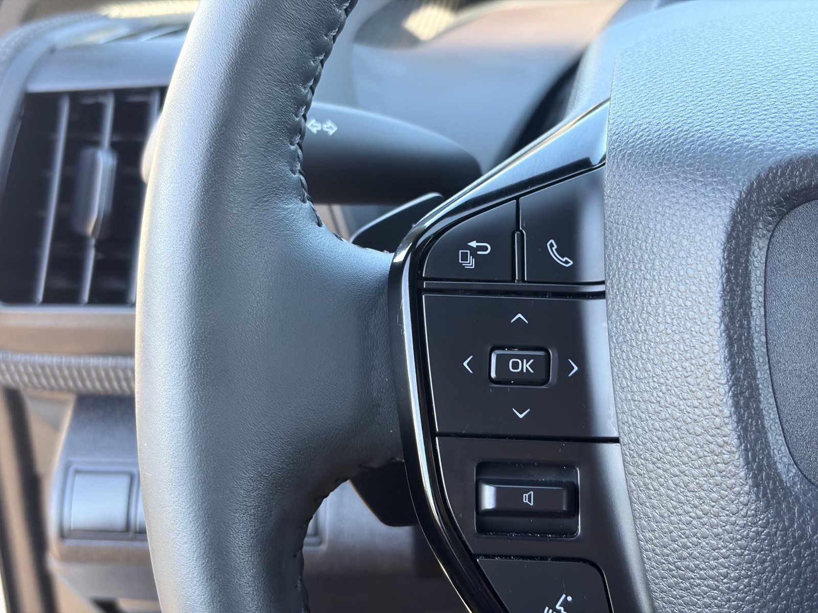 Certified 2024 Subaru Solterra AWD/4WD image 28