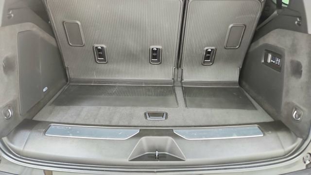 Used 2025 Cadillac Escalade Sport w/ Touring Package image 15