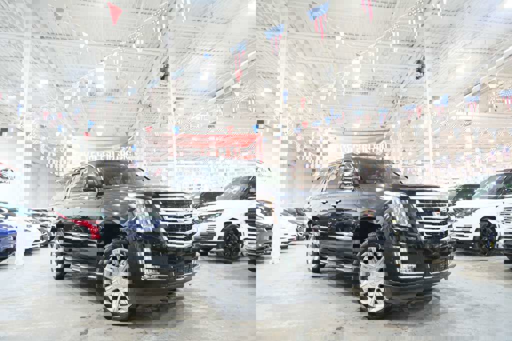 Used 2019 Cadillac Escalade ESV Luxury image 2