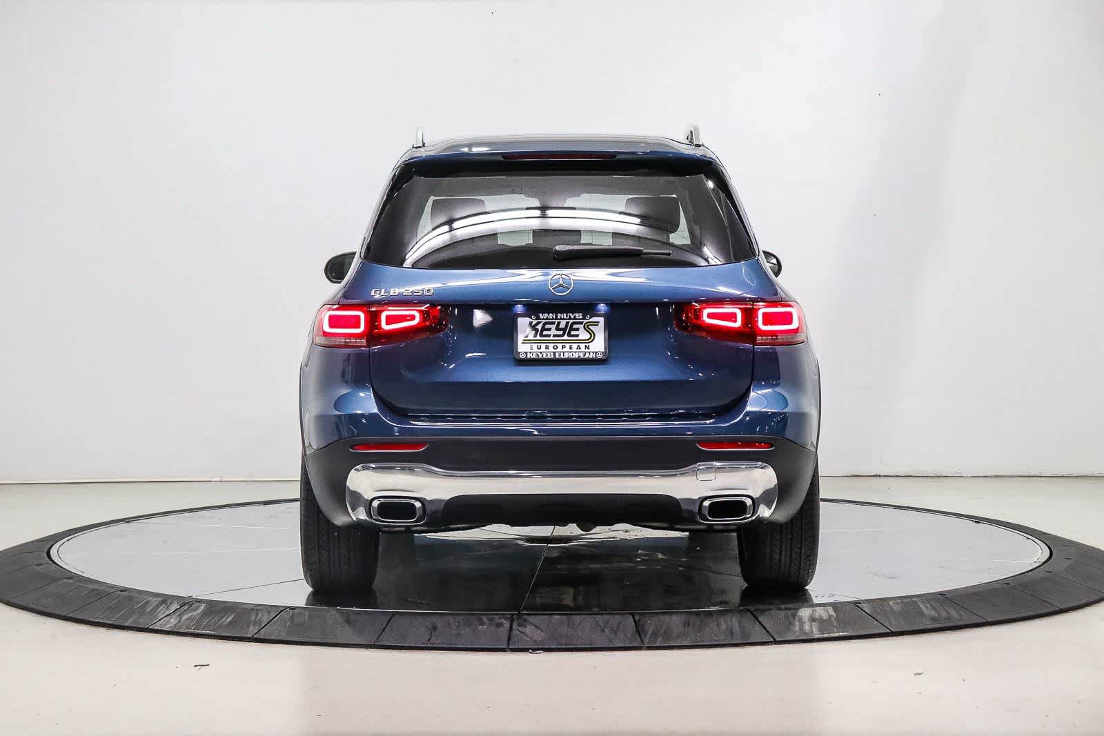 Used 2022 Mercedes-Benz GLB 250 image 3