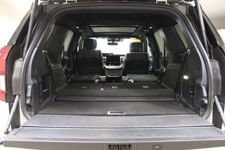 Used 2025 Ford Expedition Tremor image 16