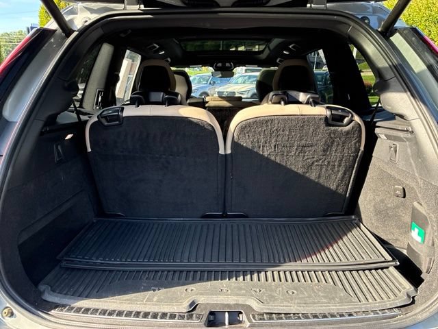 Used 2025 Volvo XC90 B5 Plus w/ Protection Package Premier AWD/4WD image 12