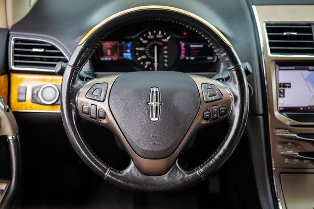 Used 2013 Lincoln MKX AWD image 24