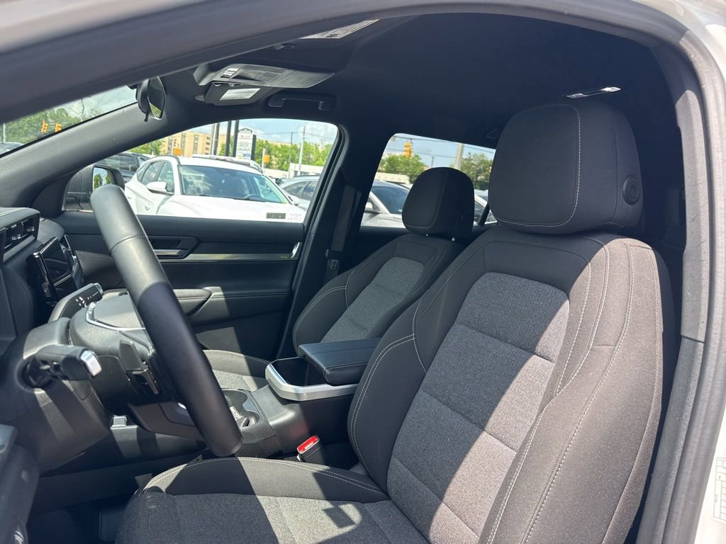 Used 2025 GMC Terrain Elevation AWD/4WD image 16