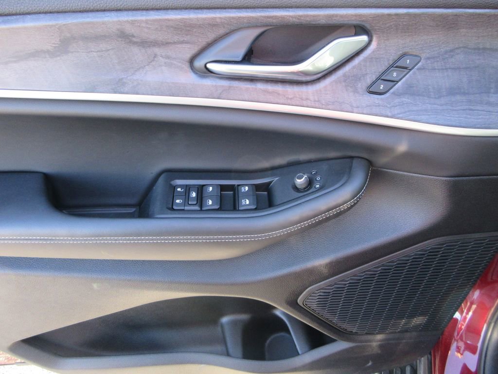 Used 2025 Jeep Grand Cherokee L Limited w/ Trailer Tow Package image 22