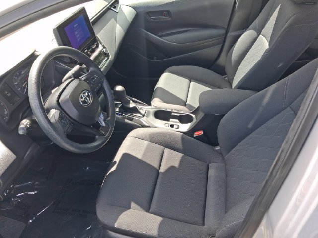 Used 2025 Toyota Corolla LE FWD image 12