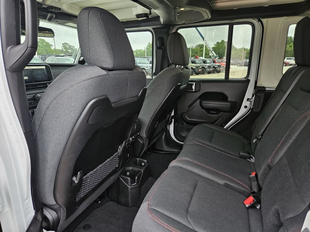 Used 2026 Jeep Wrangler Unlimited Rubicon AWD/4WD image 32