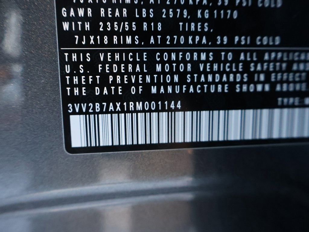 Used 2024 Volkswagen Tiguan SE image 40