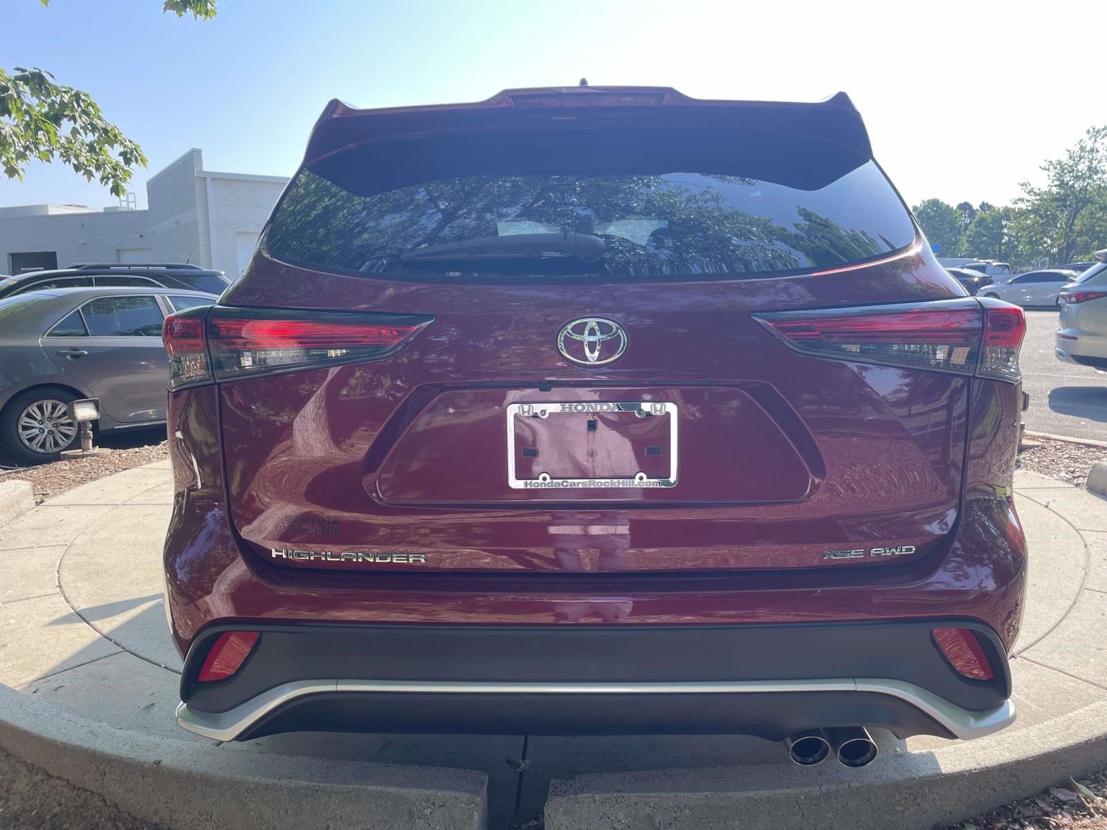 Used 2023 Toyota Highlander XSE AWD/4WD image 9