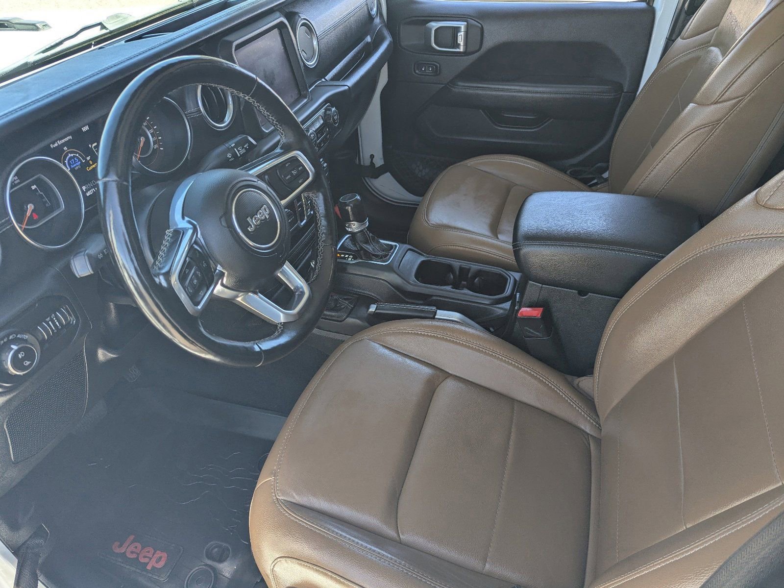 Used 2020 Jeep Gladiator Overland AWD/4WD image 18