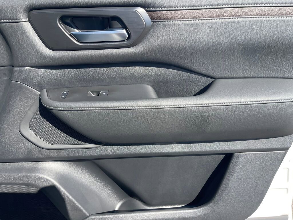 New 2026 Nissan Armada SL w/ Captain's Chari Seat Package image 20
