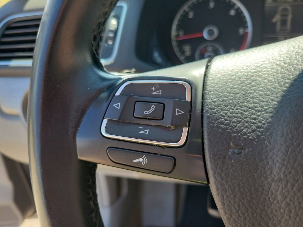 Used 2014 Volkswagen Passat TDI SE FWD image 21