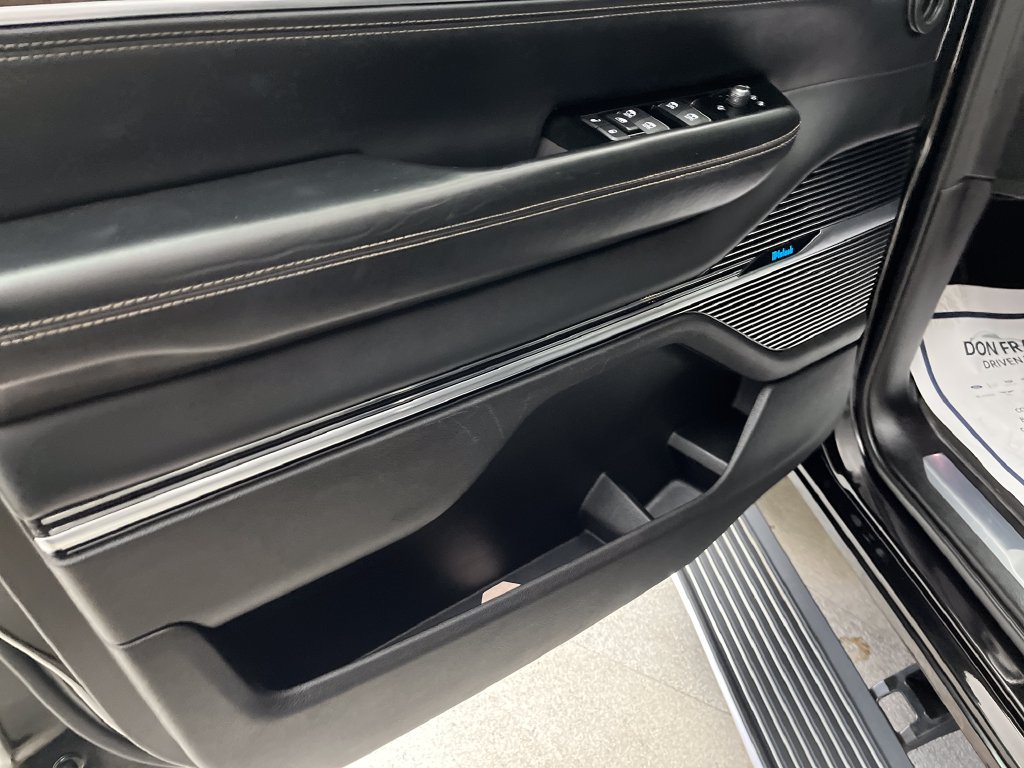 Used 2024 Jeep Grand Wagoneer L 4WD image 11
