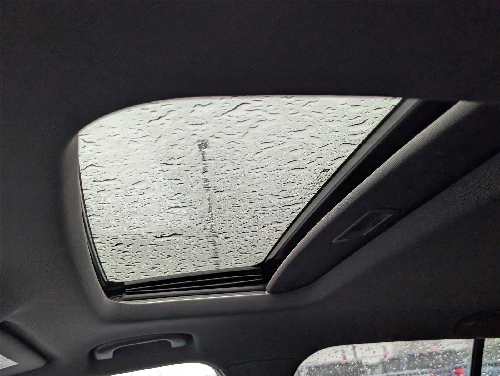 Used 2024 Chevrolet Trax RS w/ Sunroof Package image 18