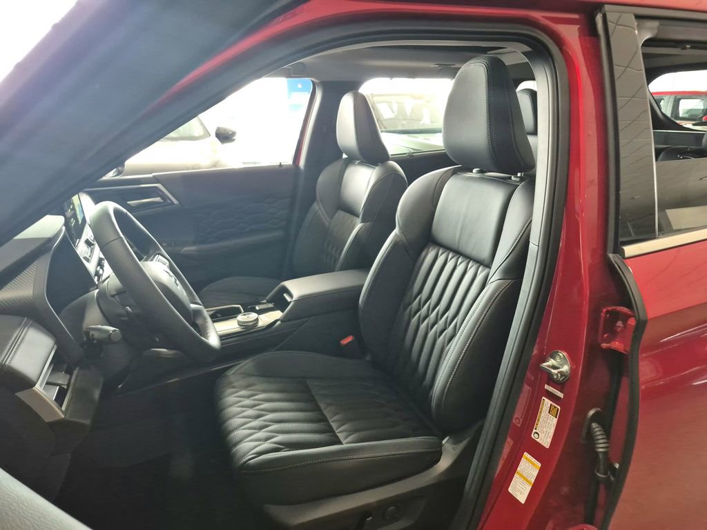 New 2026 Mitsubishi Outlander SEL image 8