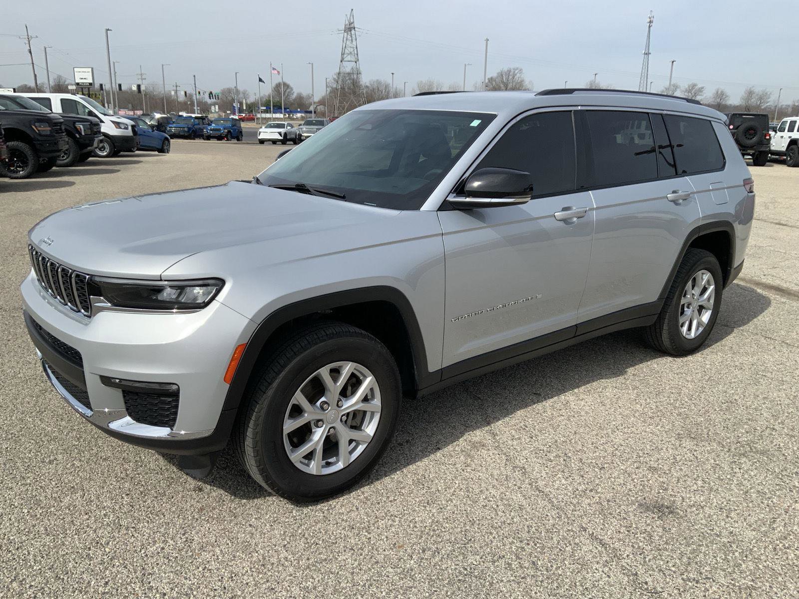 Used 2023 Jeep Grand Cherokee L Limited image 7